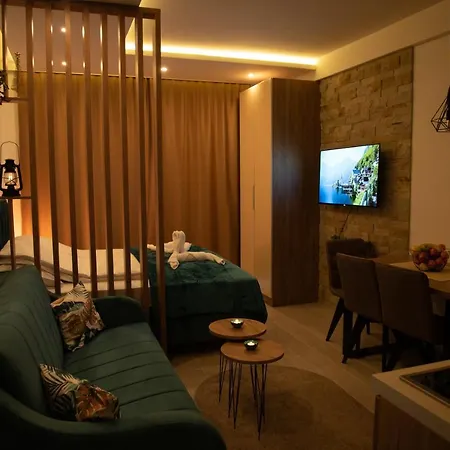 Larisa アパート *